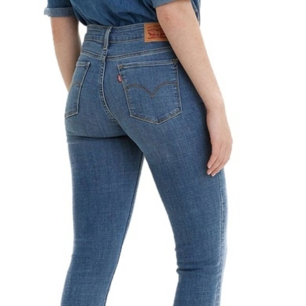 Levis 711 Jeans